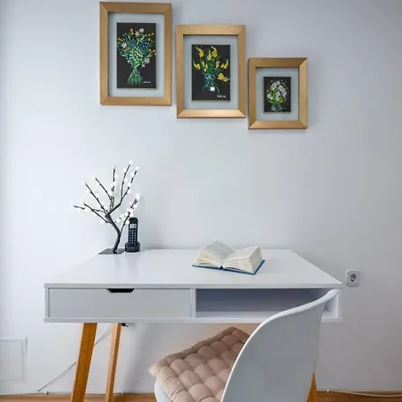 Apartment Ariana - & Comfy *
