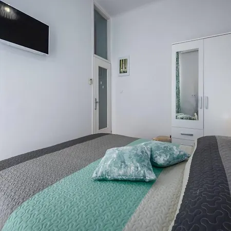 Apartment Ariana - & Comfy *