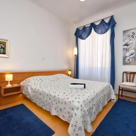 Apartment Ariana - & Comfy *